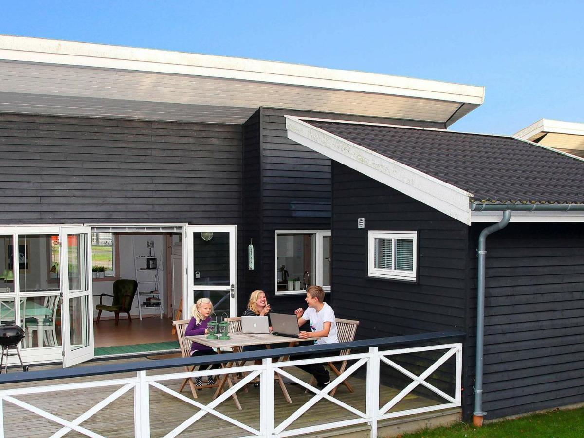4 Person Holiday Home In Gudhjem Habitación foto